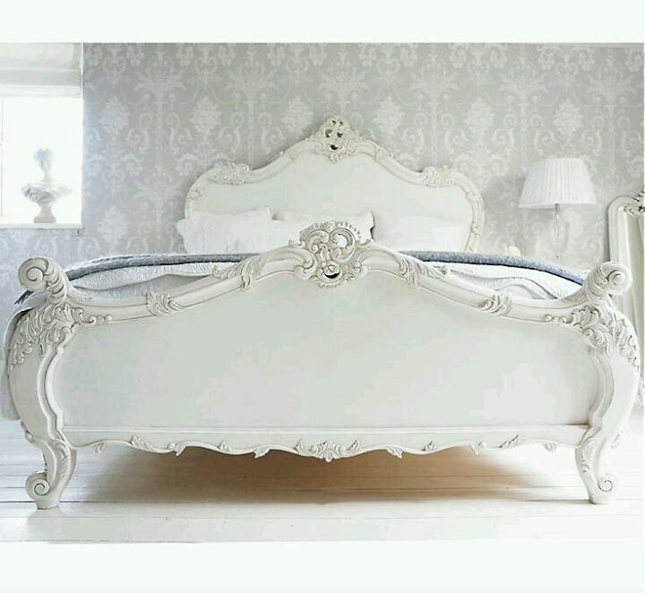 beyaz fransız tarzı yatak modeli
