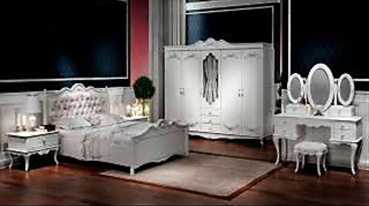 beyaz görkemli yatak odası modeli