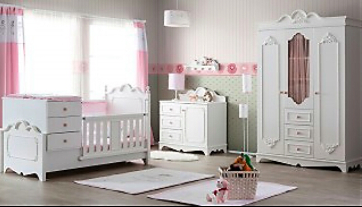 beyaz şık kız bebek odası modeli