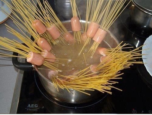 eğlenceli sosisli spagetti makarna